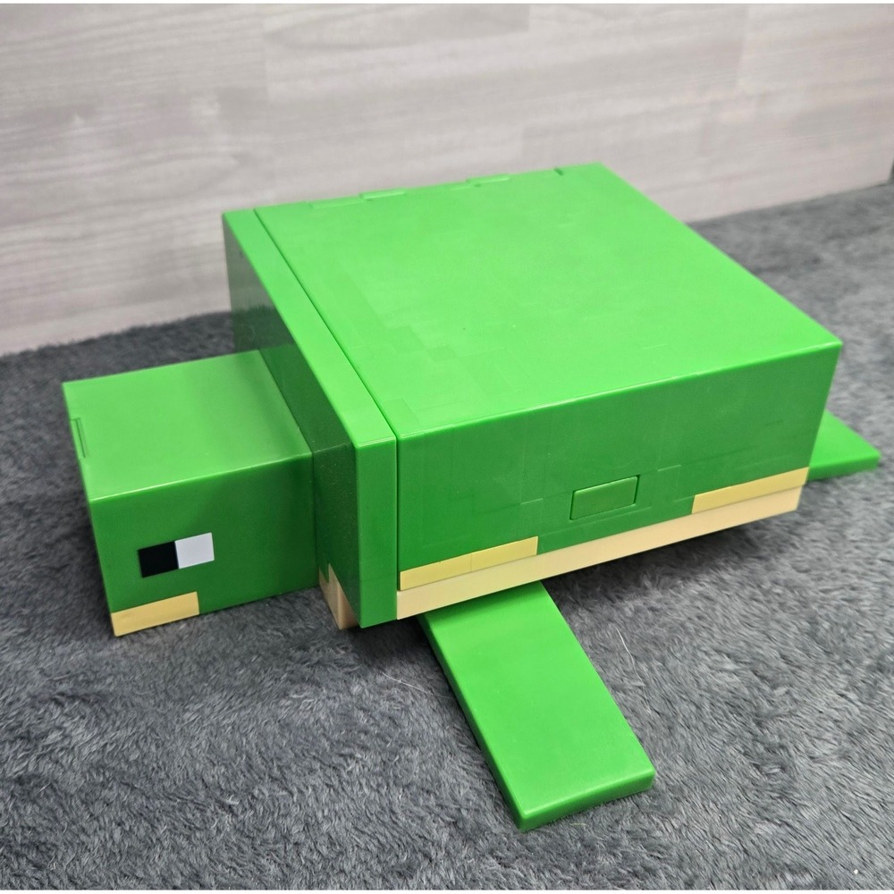 Minecraft Transforming Turtle Hideout Playset with Mini Figures Green Sea Turtle